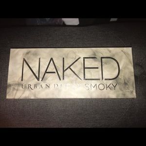 Naked smoky eyeshadow palette